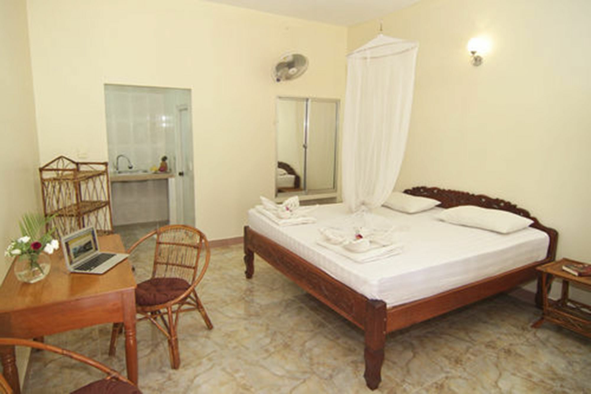 Sunset Lounge Hotel Sihanoukville Kültér fotó